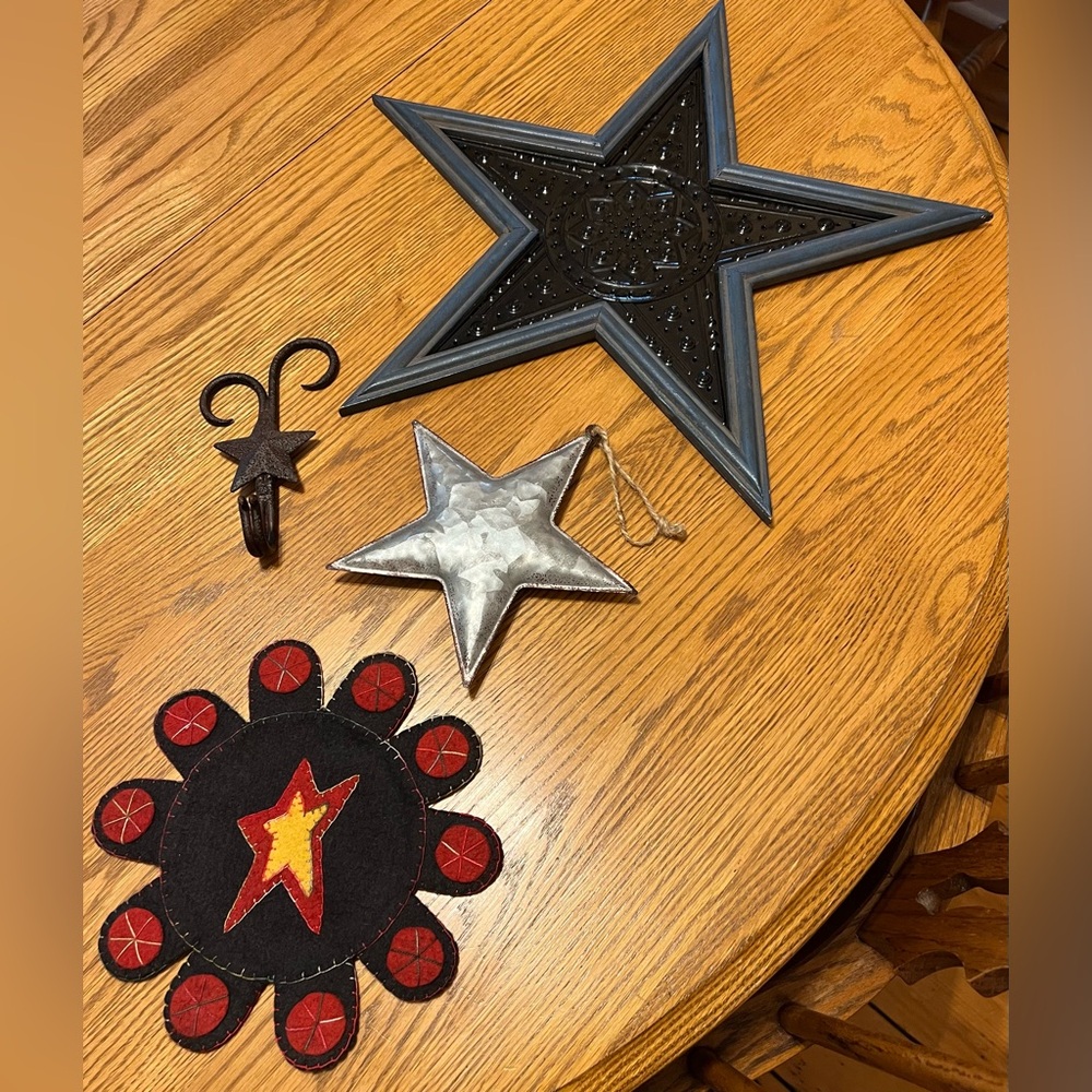 Handcrafted Primitive Stars Decor
Lot (4) For Your Home 🤩 - Picture 16 of 16